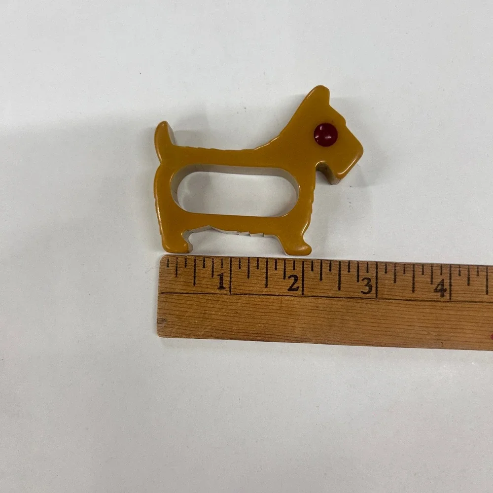 Bakelite Catalin Scottie Dog Napkin Ring Butterscotch Red Eye Art Deco Vintage